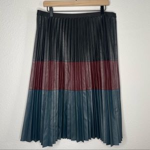 BCBG MAXAZRIA Leather Style Pleated Skirt- L
